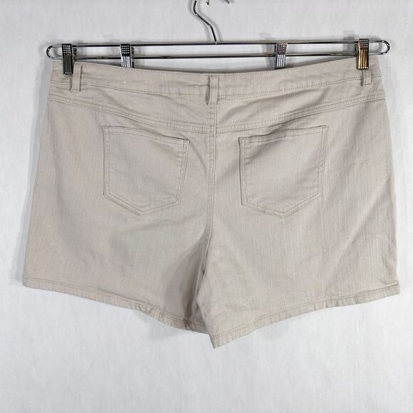 Cato Plus Size 20W Denim Shorts Cream White Jean High Rise 5 Inch Womens 1325 - Picture 2 of 8